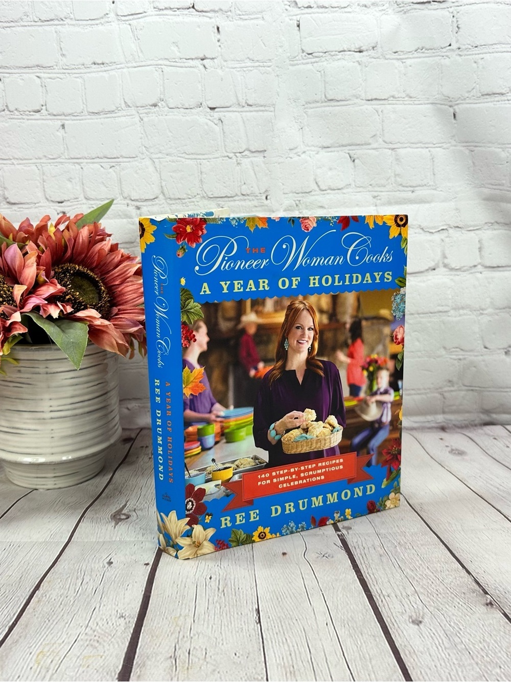 The Pioneer Woman cooks A Year of Holidays Cookbook hardcover ree drummond